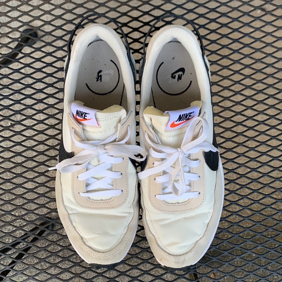 NIKE Running Shoes - Picture 7 of 15